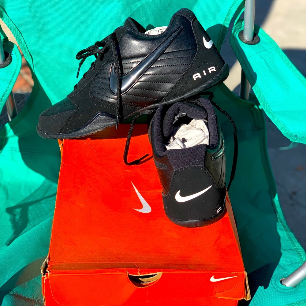 Nike Air Baseline Basketball Shoes